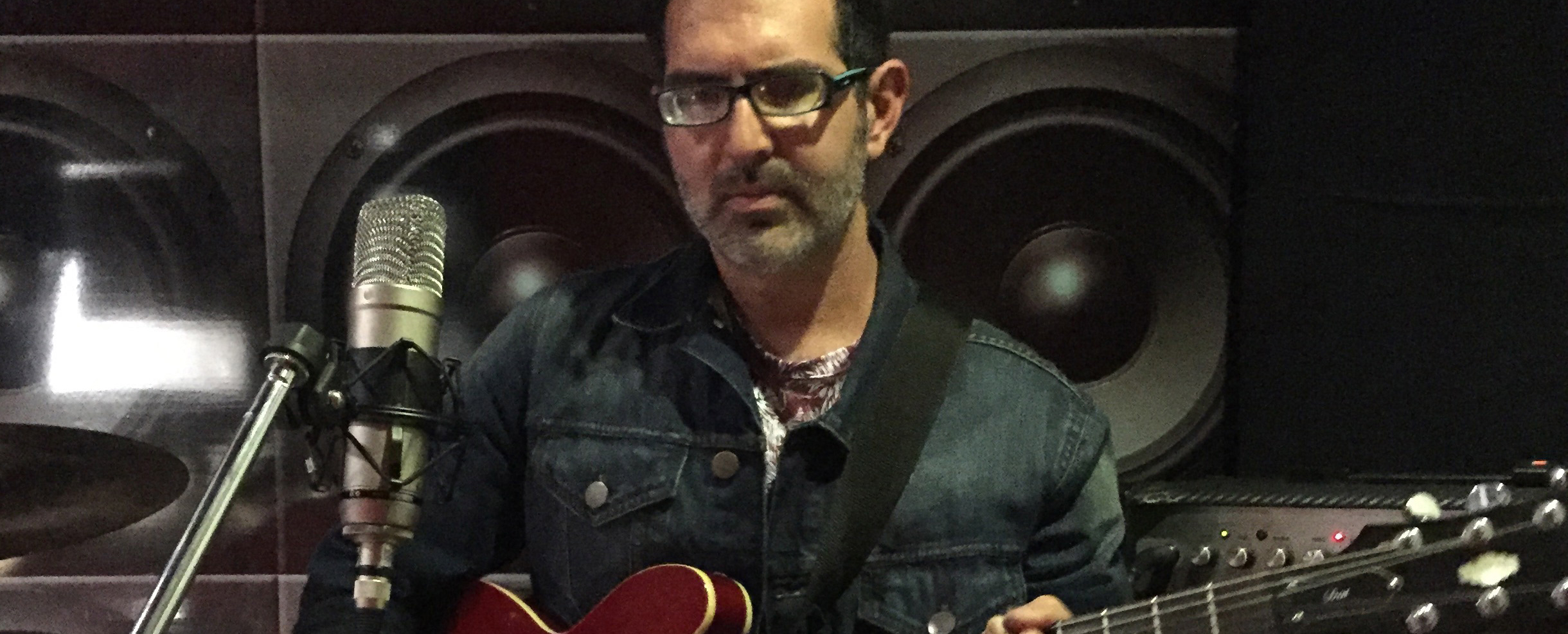 Hernán Londoño y su Guitarra Reggae